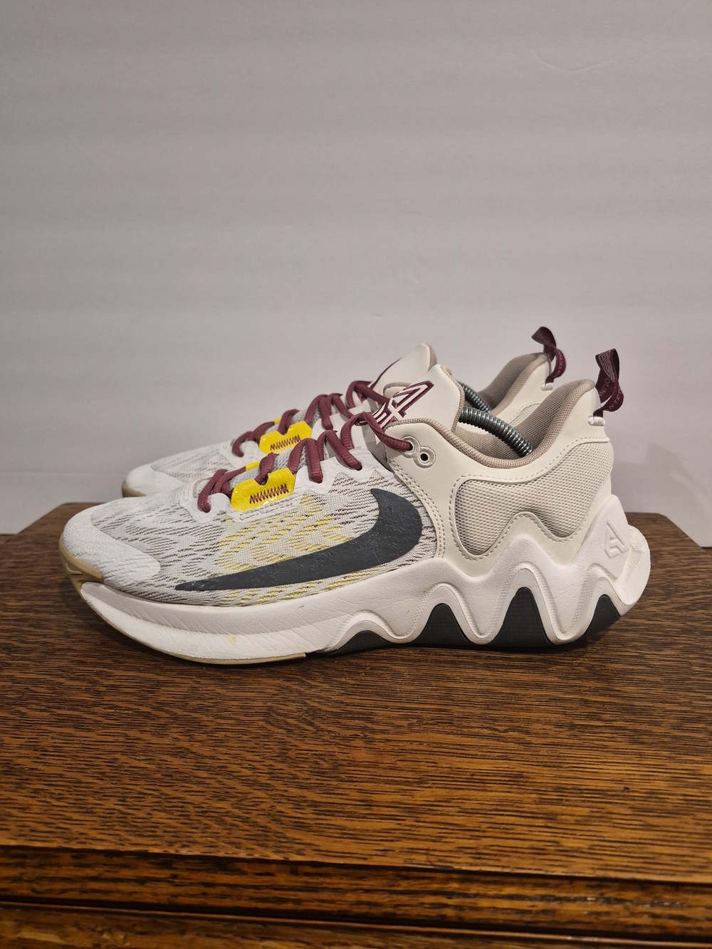Nike Giannis Immortality 2 "Sail Rattan" Basketball Shoes
Men's Size US 11